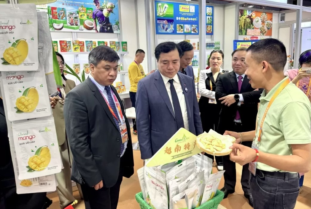 Vietnam attends seventh China International Import Expo