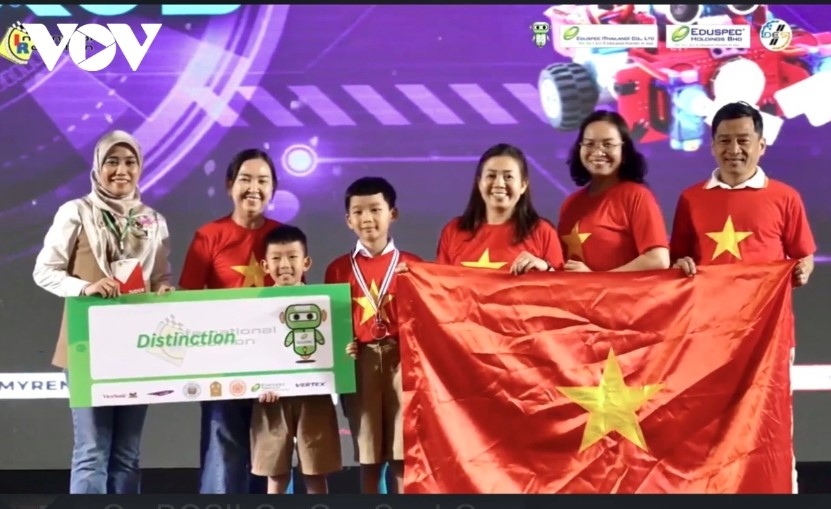 vietnam claims 19 prizes at international robothon 2024 picture 1