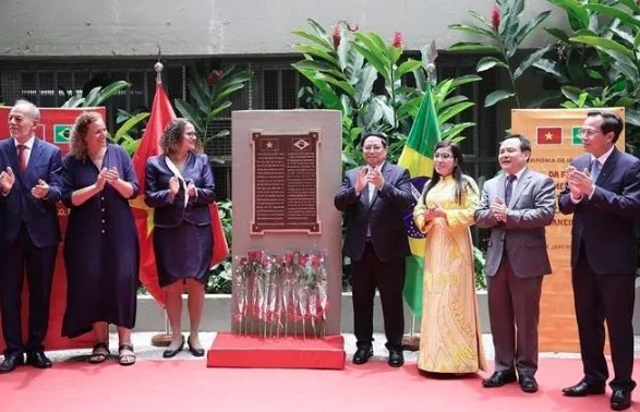 pm attends inauguration of plaque in memory of president ho chi minh in brazil picture 1