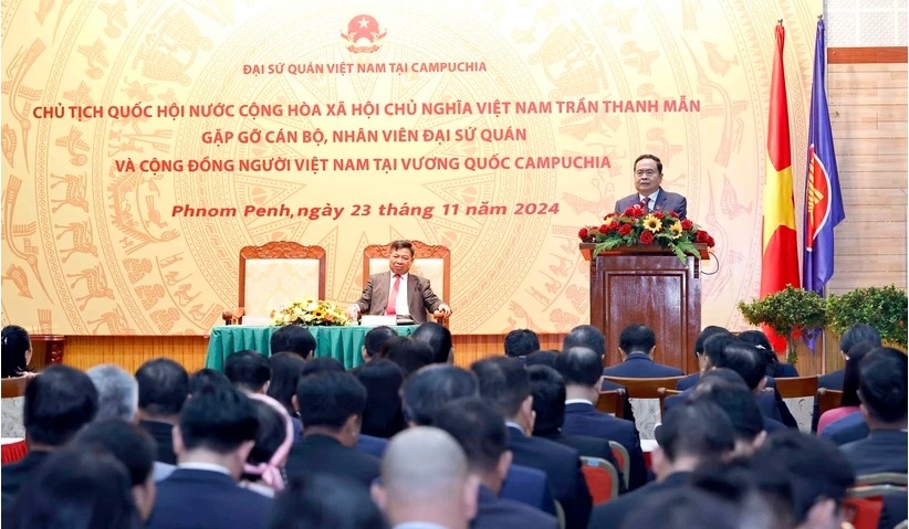 top legislator meets with vietnamese community in cambodia picture 1