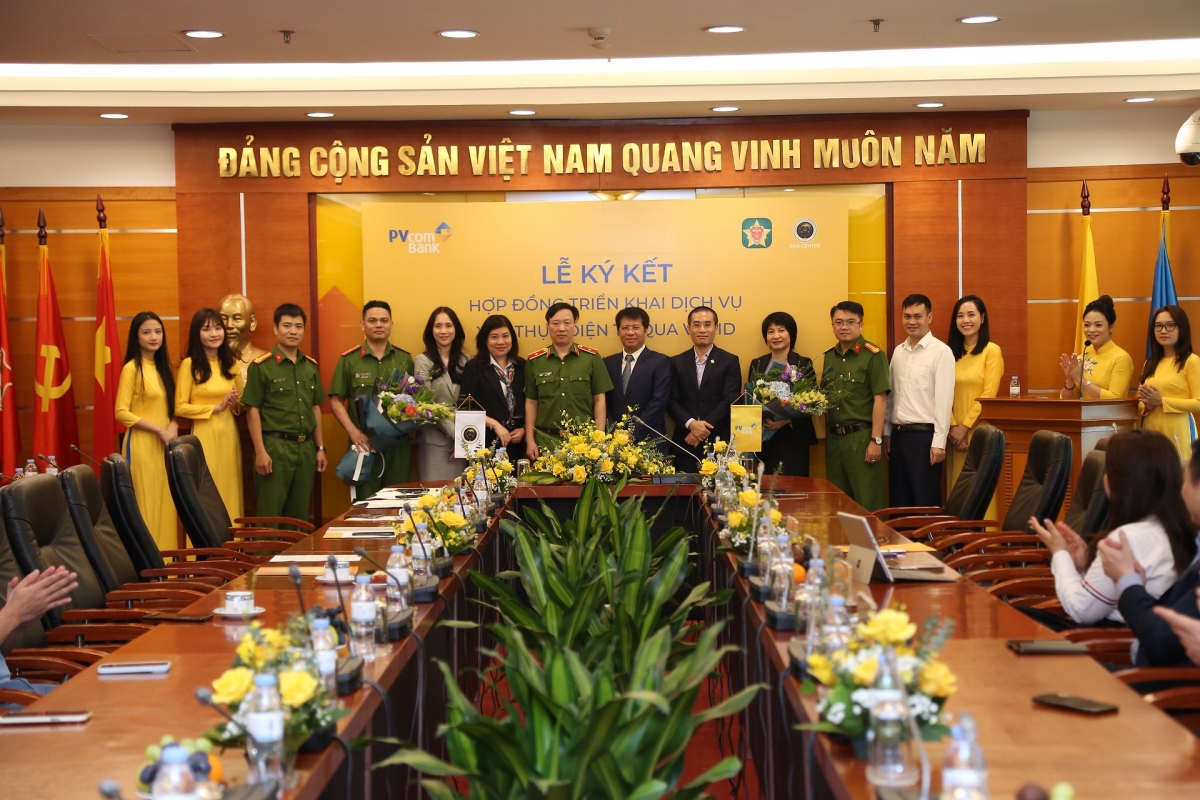 pvcombank hợp tác với trung tâm rar triển khai dịch vụ ekyc qua vneid hình ảnh 2 pvcombank hop tac voi trung tam rar trien khai dich vu ekyc qua vneid hinh anh 2