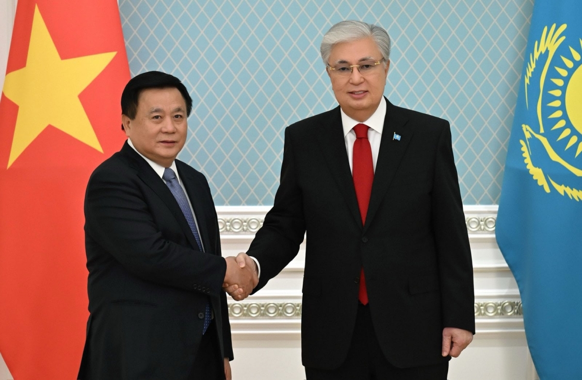 Doan Dai bieu Dcs viet nam tham va lam viec tai ch kazakhstan hinh anh 1