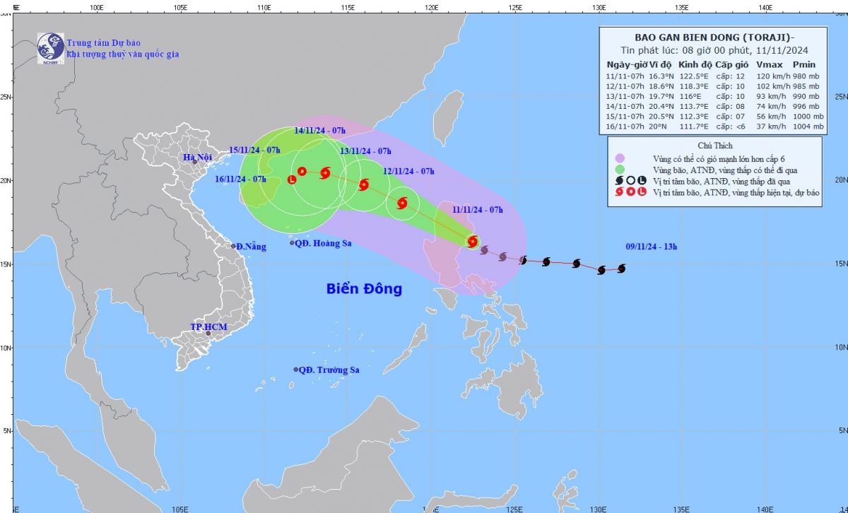 Bão Toraji áp sát biển Đông, giật cấp 15