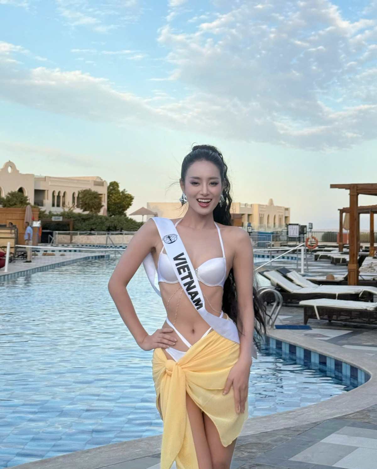 Bùi Khánh Linh khoe dáng quyến rũ tại Miss Intercontinental 2024 - Ảnh 2