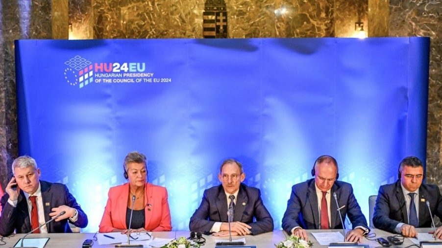 Áo dỡ bỏ quyền phủ quyết đối với việc romania và bulgaria gia nhập schengen hình ảnh 1 Ao do bo quyen phu quyet doi voi viec romania va bulgaria gia nhap schengen hinh anh 1