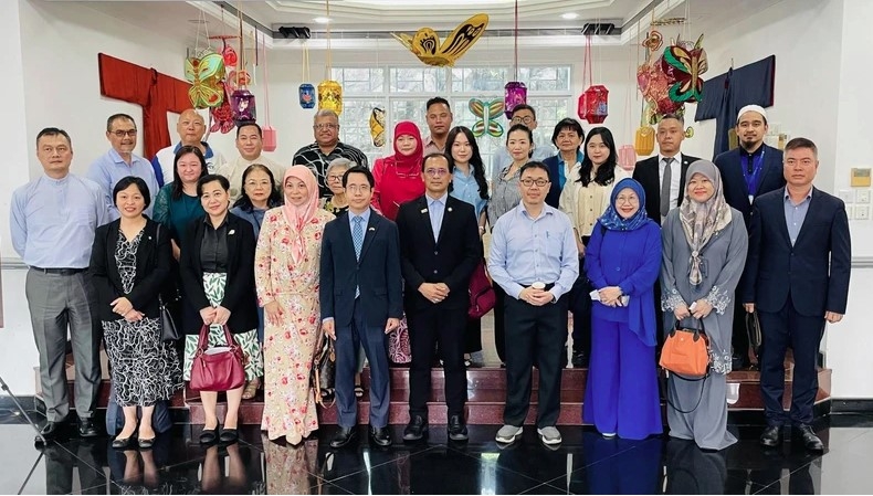 brunei, vietnam to boost tourism ties picture 1