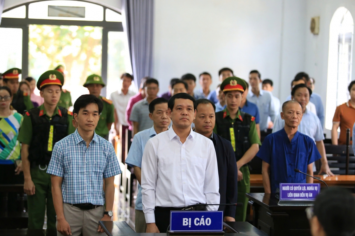 Cựu Giám đốc Sở Xây dựng Đắk Nông lĩnh án 30 tháng tù giam