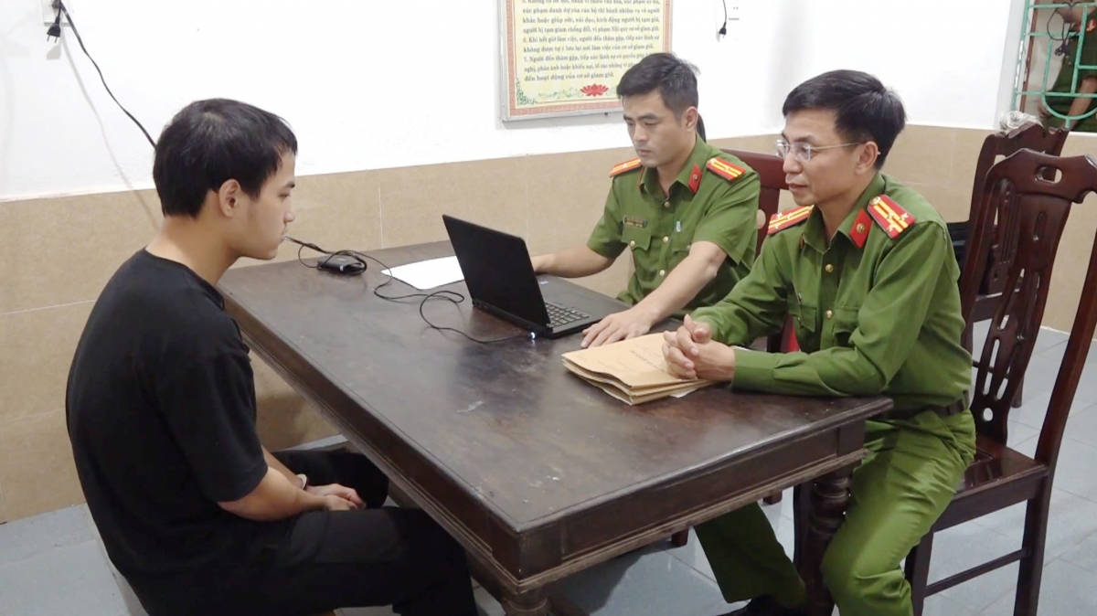 bắt giữ đối tượng trộm cắp tiệm vàng ở nghệ an sau 48 giờ gây án hình ảnh 1 bat giu doi tuong trom cap tiem vang o nghe an sau 48 gio gay an hinh anh 1