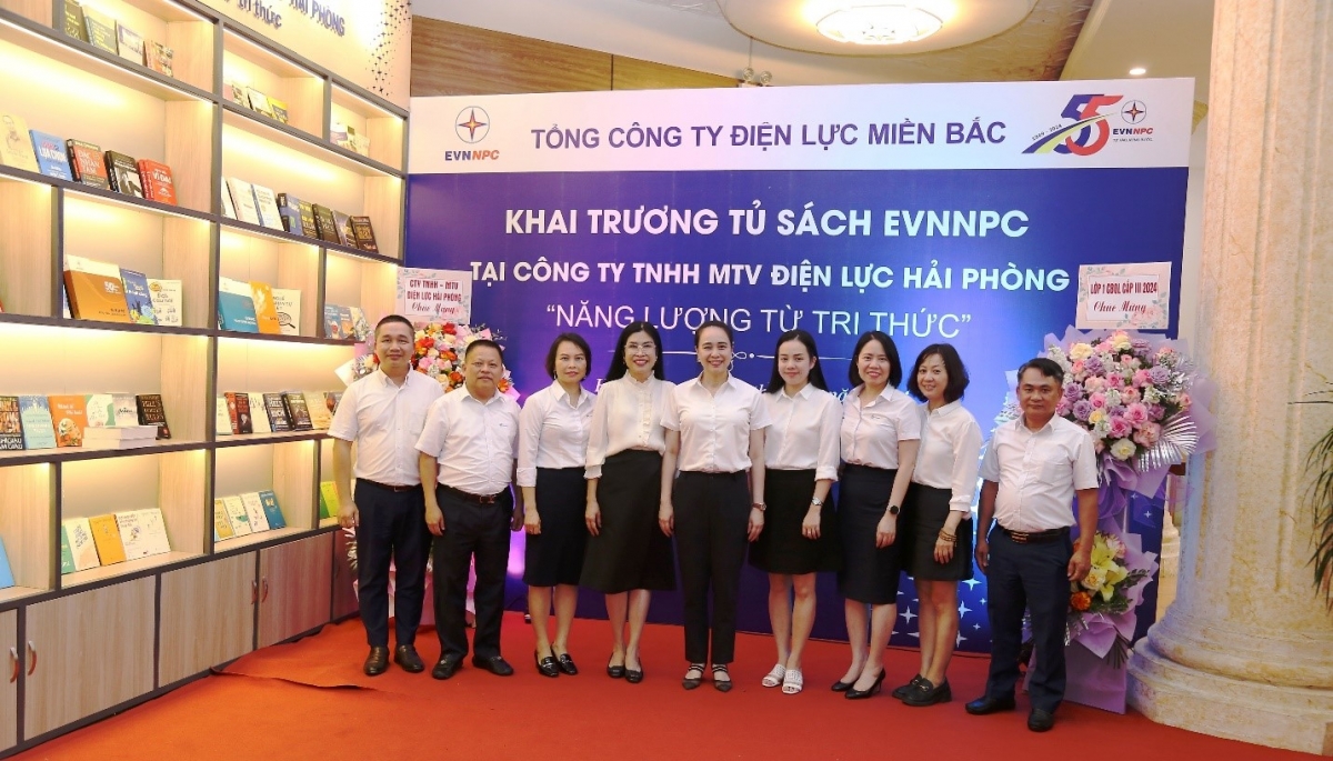 khai truong tu sach evnnpc nang luong tu tri thuc hinh anh 6