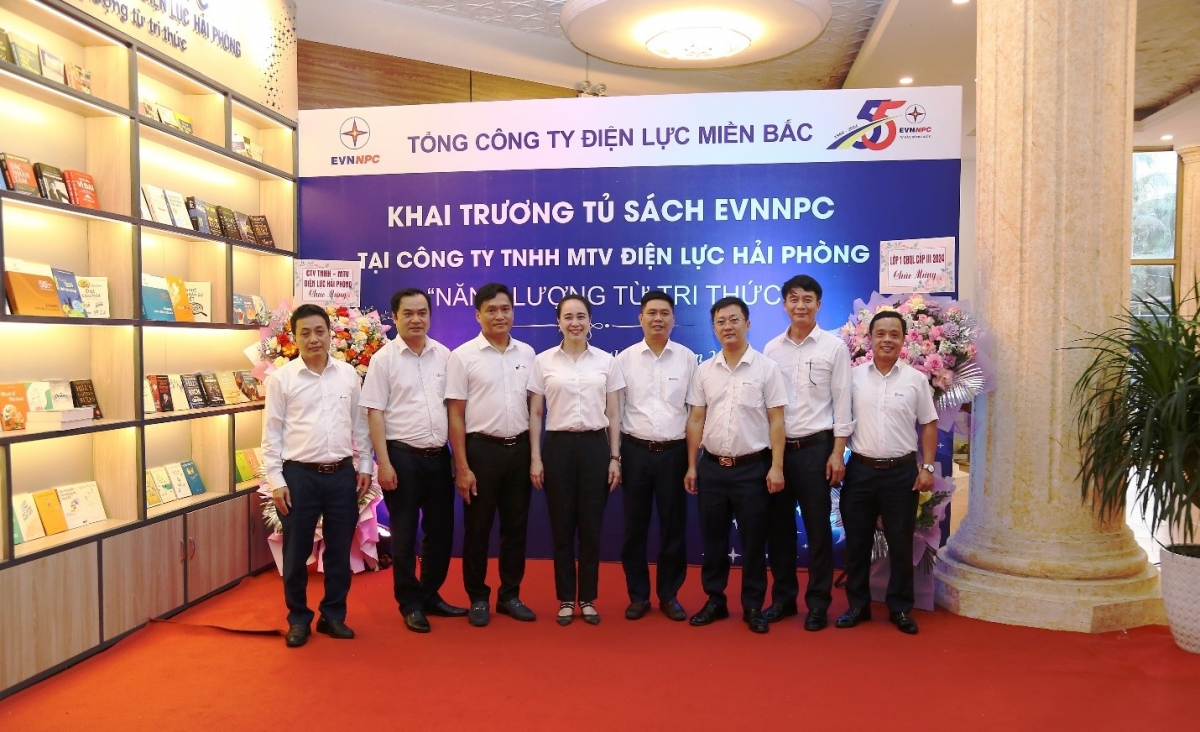 khai truong tu sach evnnpc nang luong tu tri thuc hinh anh 7