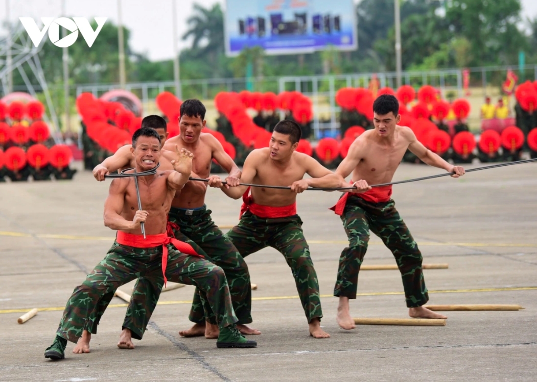 commandos show combat skills ahead of international defence expo 2024 picture 5