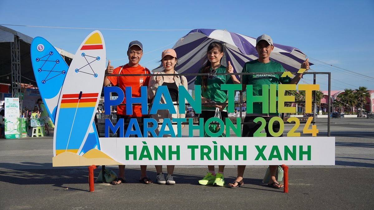 hang tram van dong vien nhi tham du giai chay bo - phan thiet marathon 2024 hinh anh 3