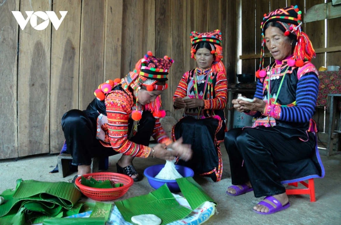 early new year celebrations of ha nhi ethnic people in northern region picture 3