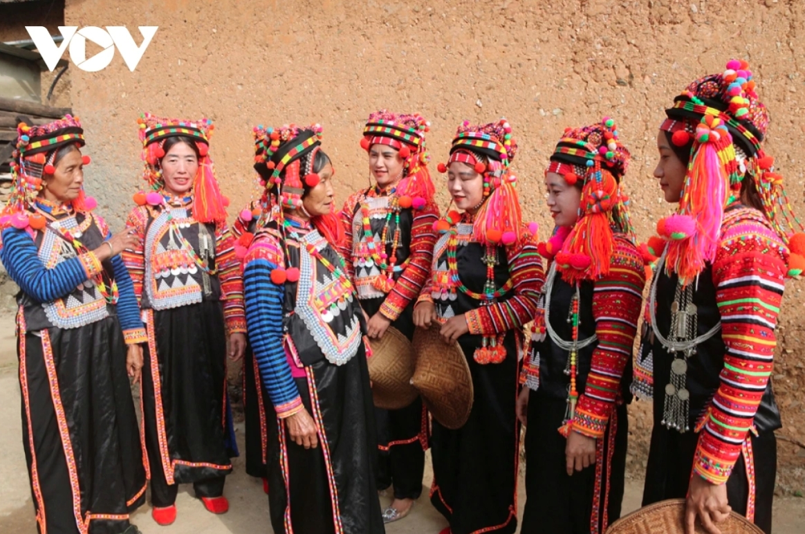 early new year celebrations of ha nhi ethnic people in northern region picture 8