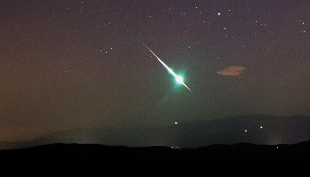 the taurid meteor showers peak a week apart in vietnam picture 1