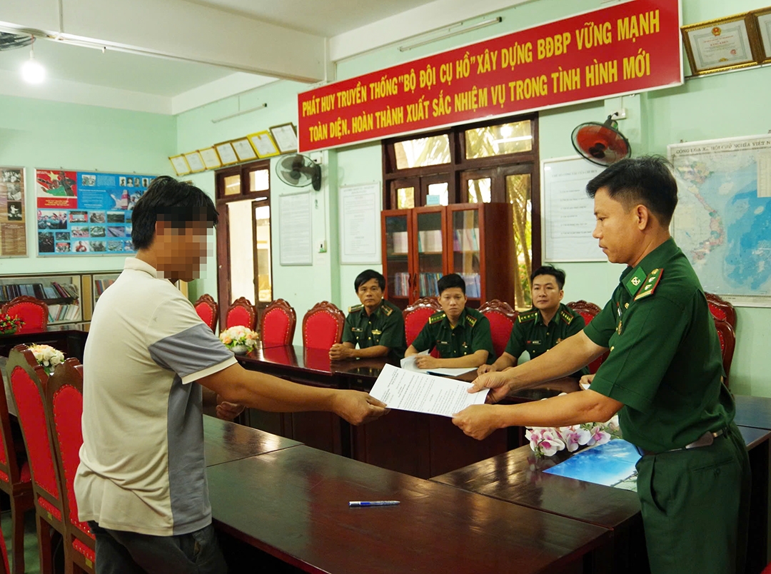 phạt 125 triệu đồng thuyền trưởng tàu cá điều khiển tàu vượt ranh giới hình ảnh 1 phat 125 trieu dong thuyen truong tau ca dieu khien tau vuot ranh gioi hinh anh 1