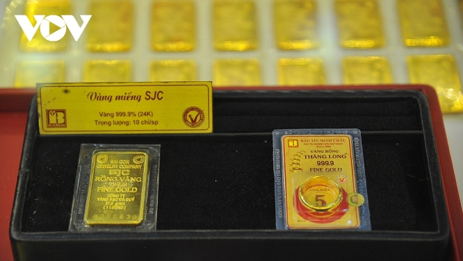 gold bar and gold ring prices keep rising picture 1