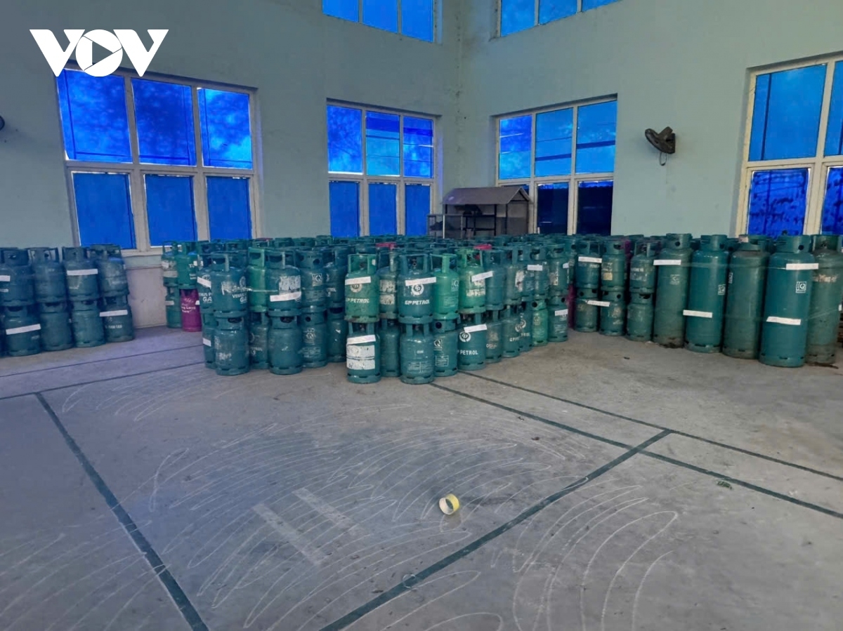 bắc ninh phát động cao điểm chống buôn lậu, gian lận thương mại và hàng giả hình ảnh 1 bac ninh phat dong cao diem chong buon lau, gian lan thuong mai va hang gia hinh anh 1