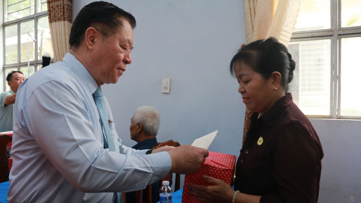 Ông nguyễn trọng nghĩa dự ngày hội đại đoàn kết và làm việc tại sân bay long thành hình ảnh 2 Ong nguyen trong nghia du ngay hoi dai doan ket va lam viec tai san bay long thanh hinh anh 2