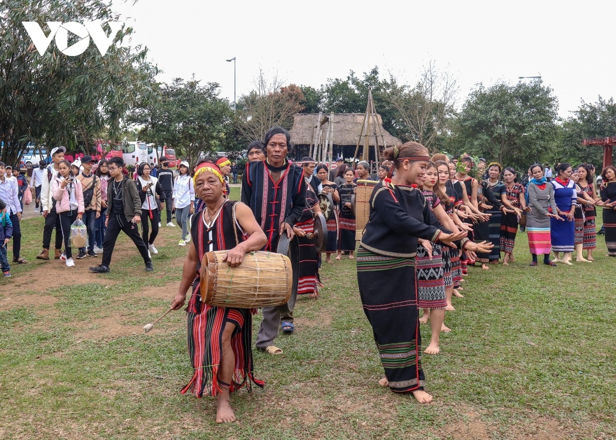 tuan Dai doan ket cac dan toc - di san van hoa viet nam dien ra tu ngay 15 11 hinh anh 1