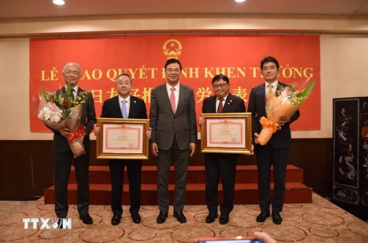 Vietnam honours Japan’s Sojitz, Sumitomo Corporations