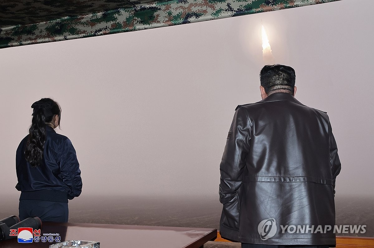 triều tiên tuyên bố thử thành công icbm hwasong-19 mới hình ảnh 2 trieu tien tuyen bo thu thanh cong icbm hwasong-19 moi hinh anh 2