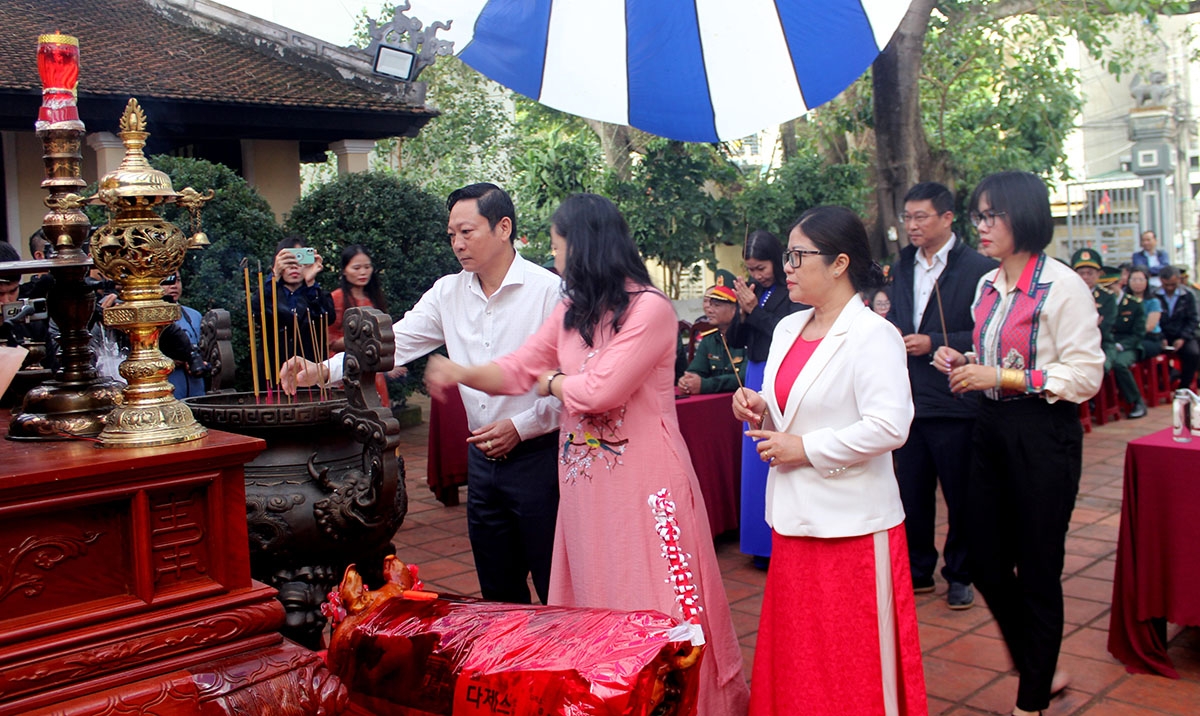 Tưởng niệm các chiến sĩ Nam tiến hy sinh và người làng Lạc Giao tử nạn năm 1945