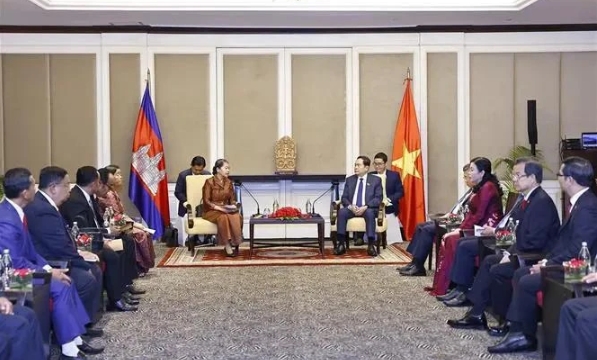 Top legislator receives Chairwoman of Cambodia-Vietnam Friendship Association