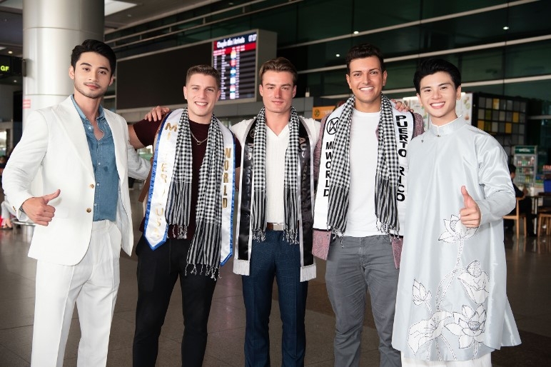 Foreign contestants land in Vietnam for Mr World 2024