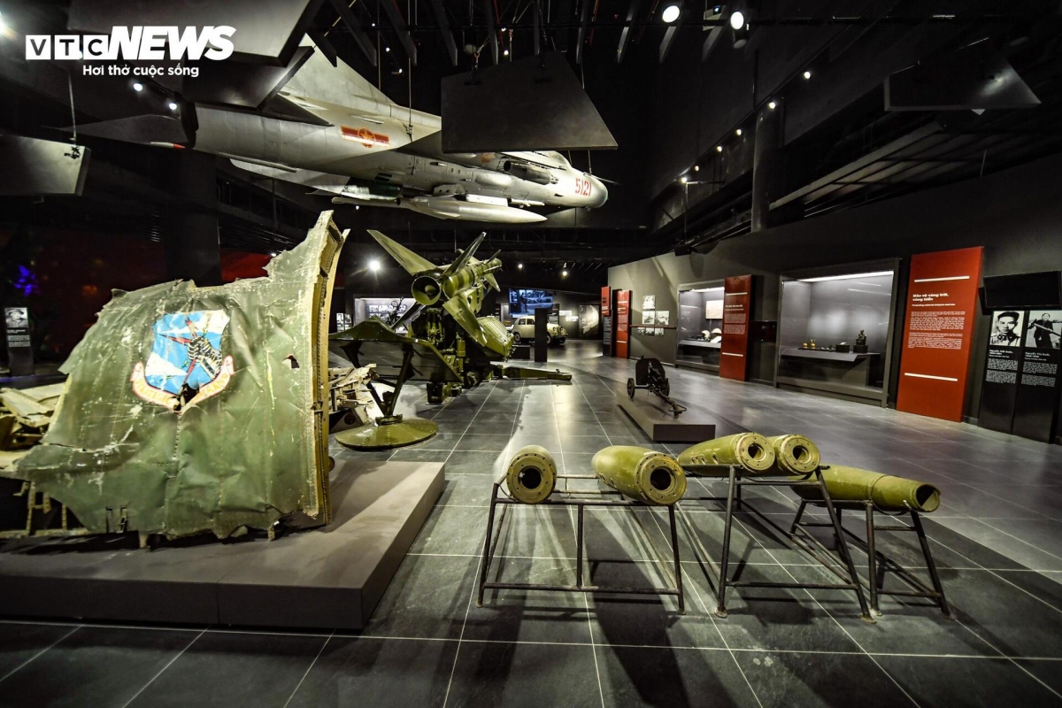 vietnam military history museum opens, visitors are eager to explore treasures picture 12