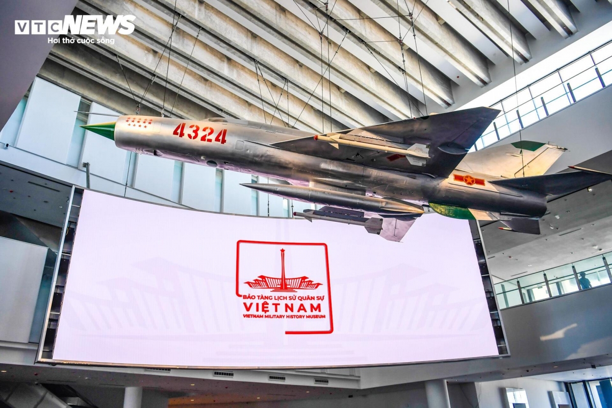 vietnam military history museum opens, visitors are eager to explore treasures picture 5