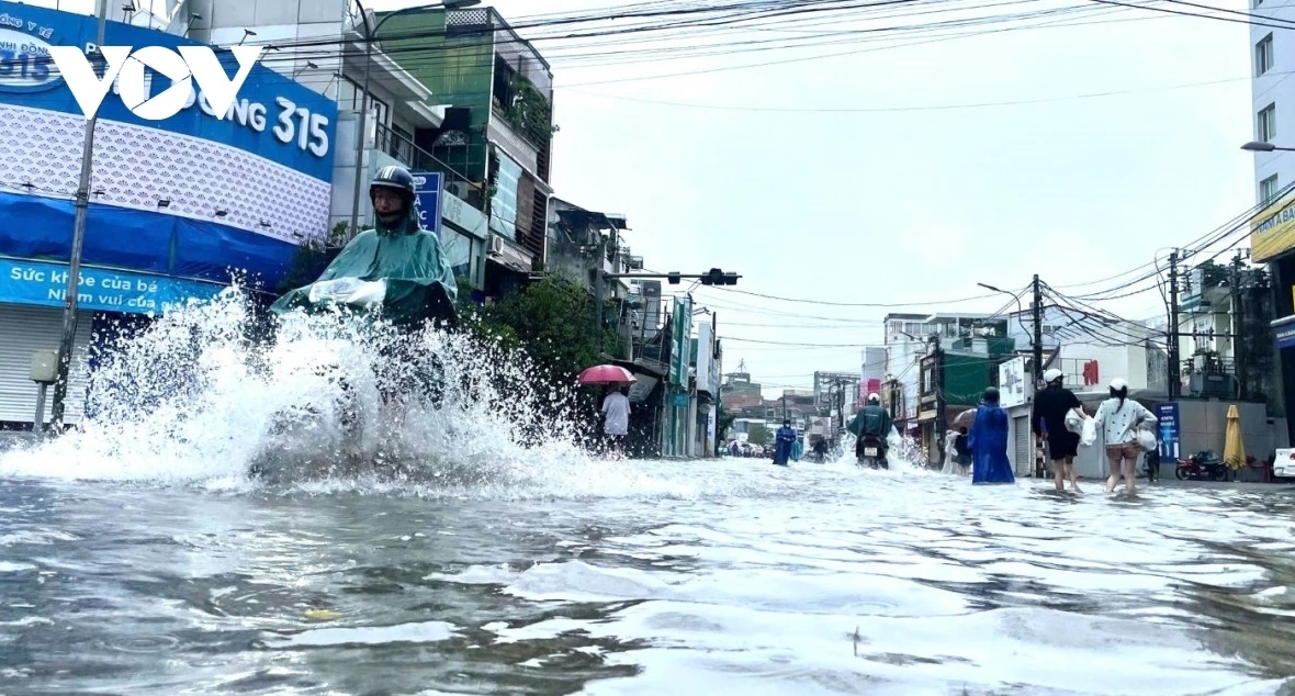 không khí lạnh mạnh nhất từ đầu mùa sẽ gây ra thời tiết nguy hiểm cho miền trung hình ảnh 2 khong khi lanh manh nhat tu dau mua se gay ra thoi tiet nguy hiem cho mien trung hinh anh 2