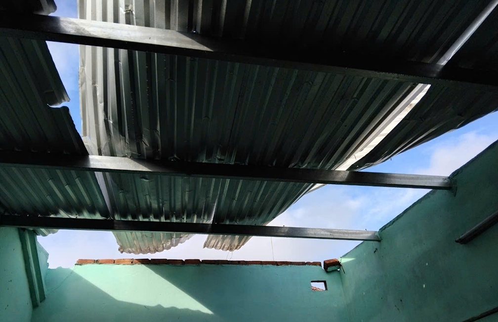 lốc xoáy làm 36 nhà dân ở quảng ngãi bị tốc mái hình ảnh 5 loc xoay lam 36 nha dan o quang ngai bi toc mai hinh anh 5