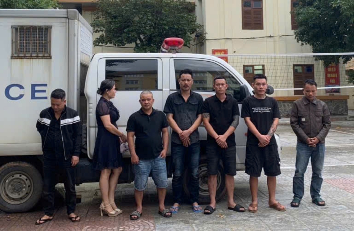công an ập vào sòng bạc, bắt quả tang nhóm người đang xóc đĩa hình ảnh 3 cong an ap vao song bac, bat qua tang nhom nguoi dang xoc dia hinh anh 3
