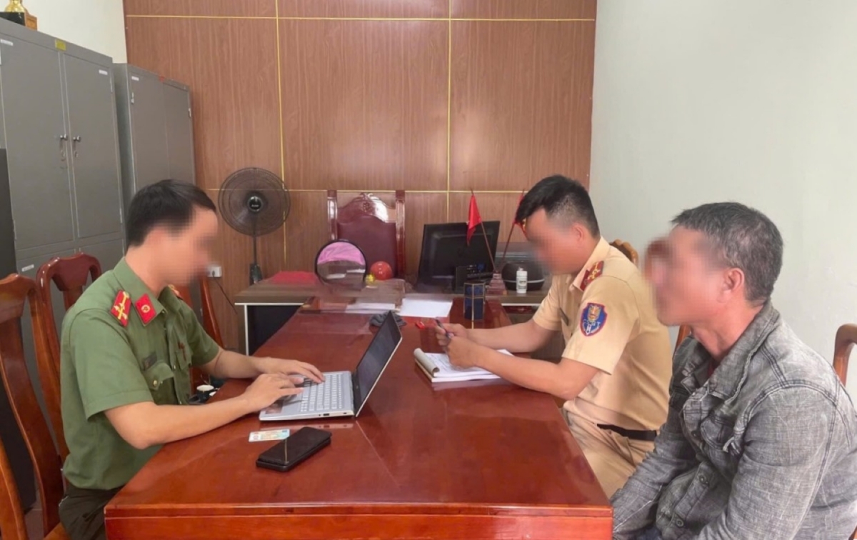 xử phạt người lên mạng xã hội xuyên tạc, xúc phạm lực lượng công an hình ảnh 1 xu phat nguoi len mang xa hoi xuyen tac, xuc pham luc luong cong an hinh anh 1