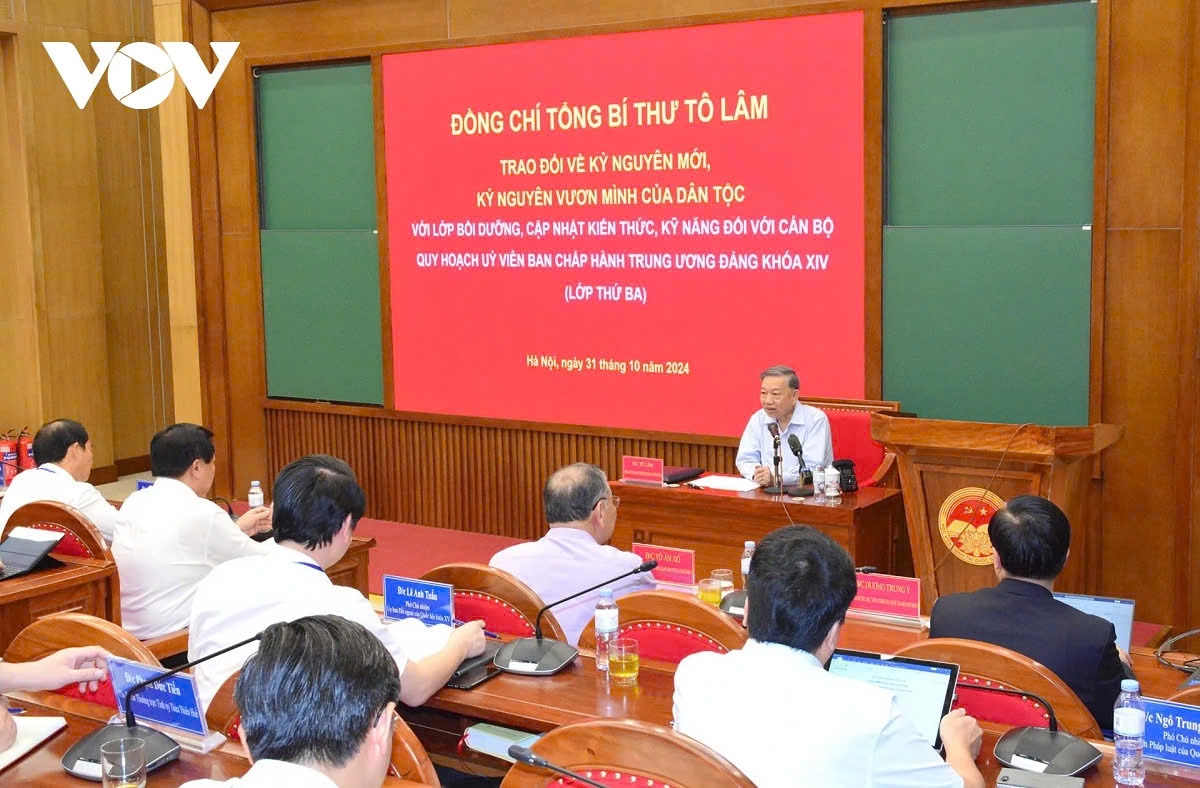 slow transformation means falling behind the world, says party leader to lam picture 2 slow transformation means falling behind the world, says party leader to lam picture 2
