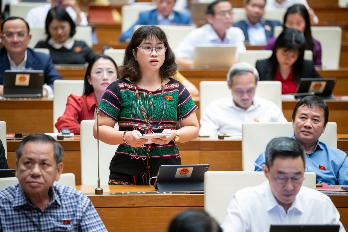 bộ trưởng Đào hồng lan đề nghị thí điểm cấm thuốc lá điện tử, thuốc lá nung nóng hình ảnh 1 bo truong Dao hong lan de nghi thi diem cam thuoc la dien tu, thuoc la nung nong hinh anh 1