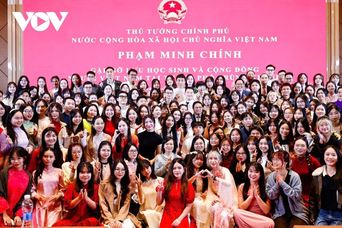 pm meets vietnamese students, expatriates in chongqing, china picture 1 pm meets vietnamese students, expatriates in chongqing, china picture 1