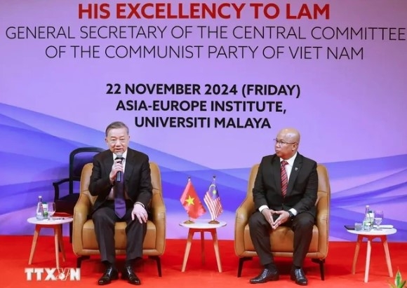 party chief delivers policy speech at university of malaya picture 2