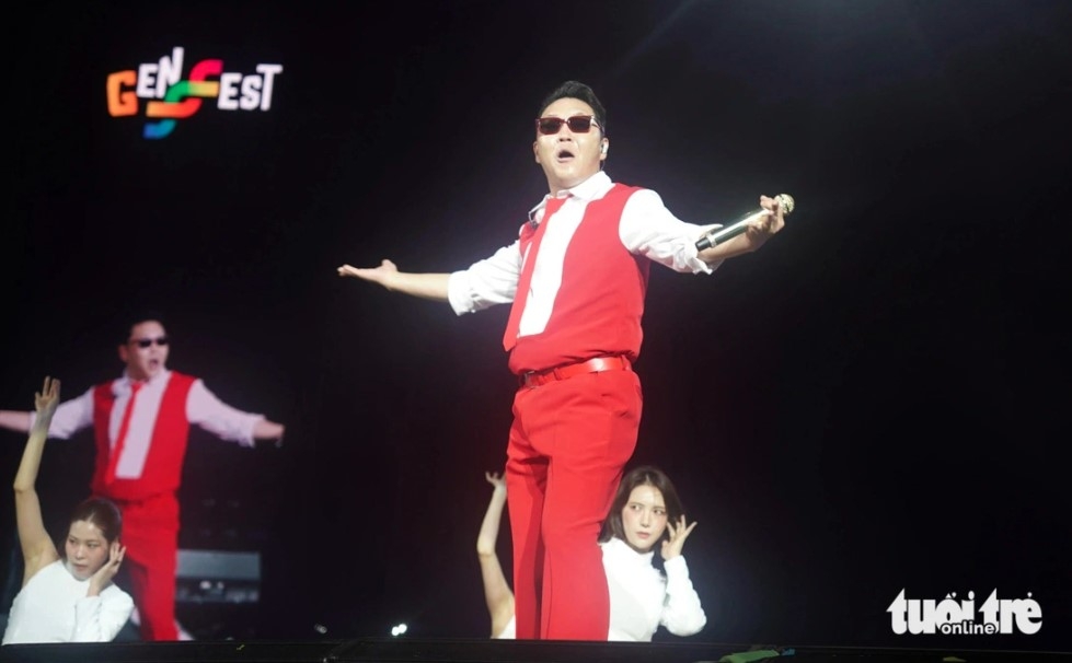 fans in ho chi minh city thrilled by gangnam style star picture 1