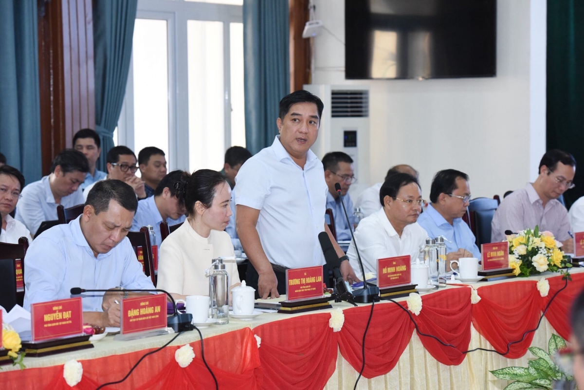 Đại diện nhà đầu tư ông Hồ Minh Hoàng đã kiến nghị nhiều vấn đề với các bộ ngành và Thủ tướng Chính phủ