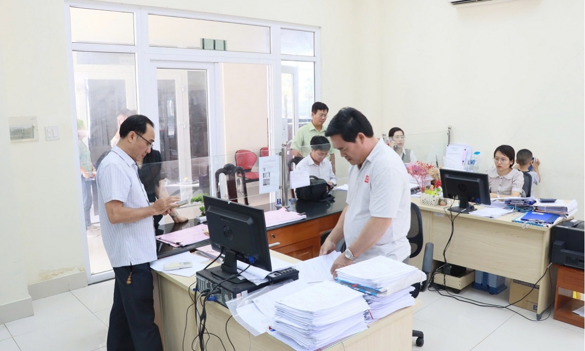 ngành thuế bình thuận tăng cường các ngày cuối tuần để xử lý hồ sơ hình ảnh 3 nganh thue binh thuan tang cuong cac ngay cuoi tuan de xu ly ho so hinh anh 3