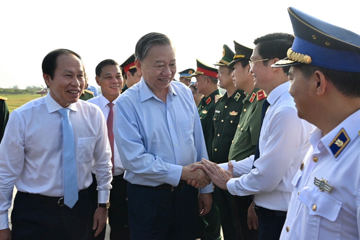 tong bi thu to lam tham va lam viec tai huyen dao bach long vi, hai phong hinh anh 3