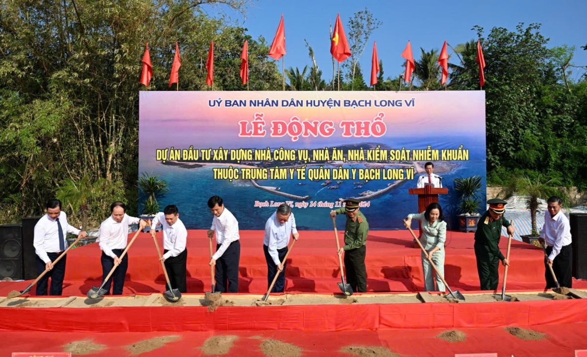 tong bi thu to lam tham va lam viec tai huyen dao bach long vi, hai phong hinh anh 7