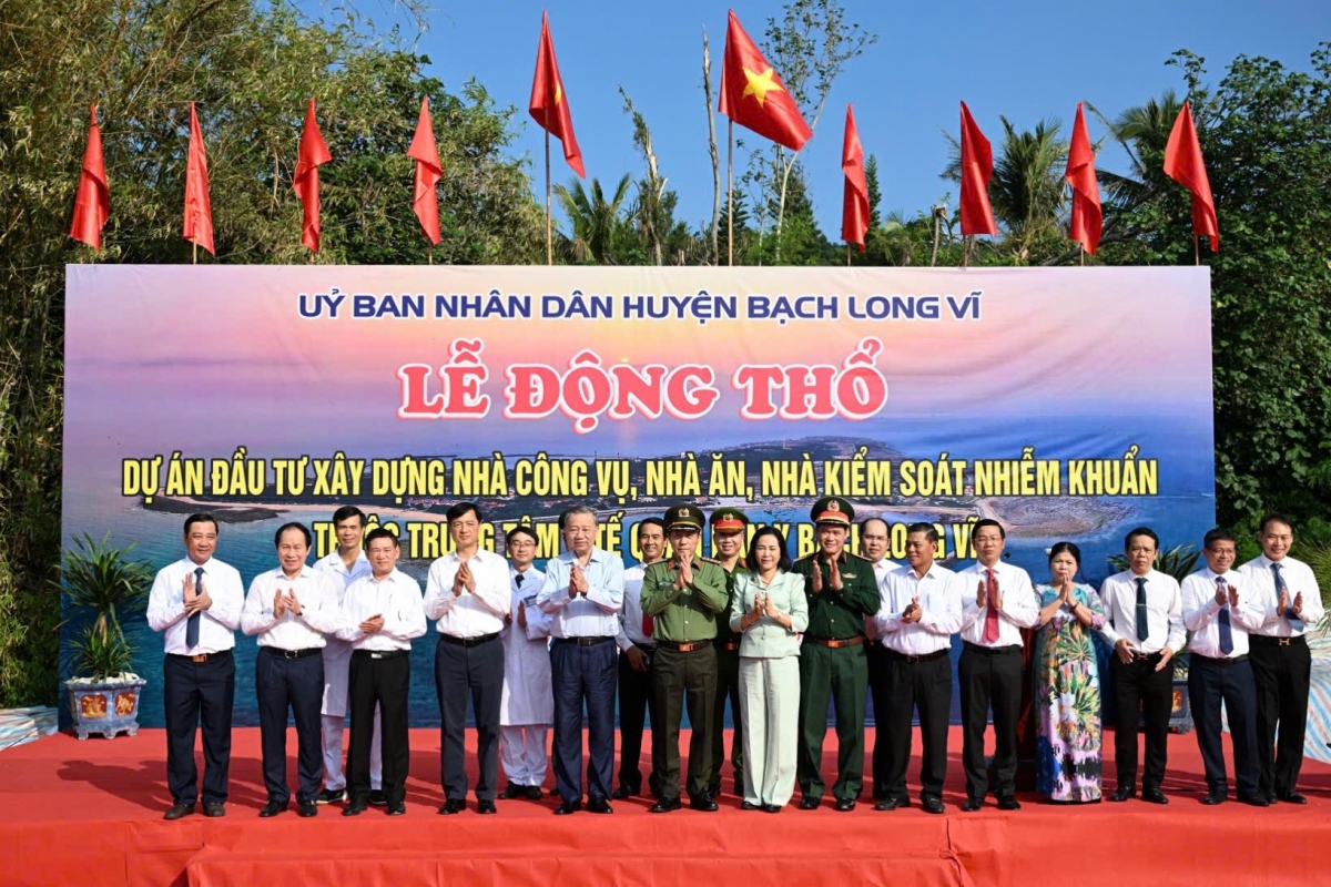 tong bi thu to lam tham va lam viec tai huyen dao bach long vi, hai phong hinh anh 8