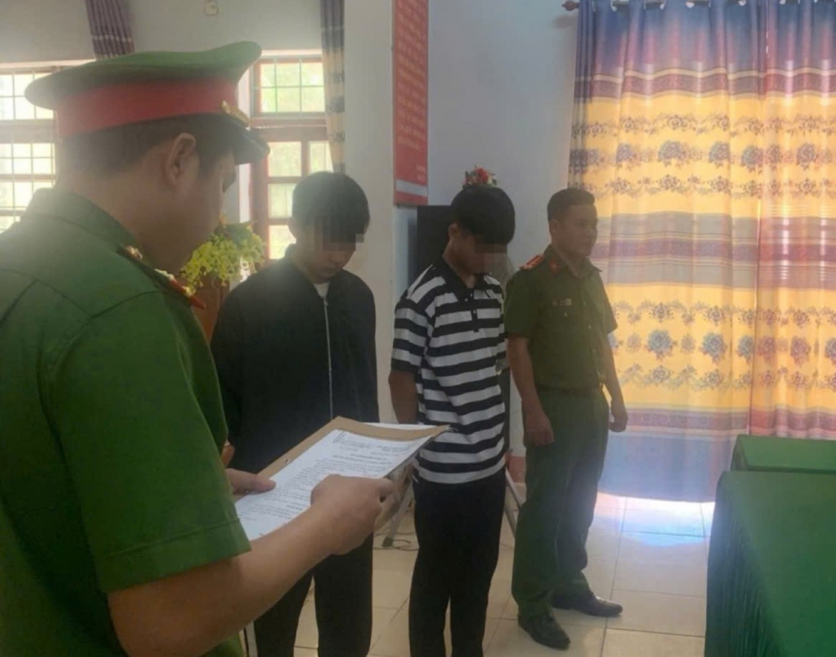 quảng bình nam sinh lớp 12 dùng dao đâm bạn tại nhà vệ sinh trường học hình ảnh 2 quang binh nam sinh lop 12 dung dao dam ban tai nha ve sinh truong hoc hinh anh 2