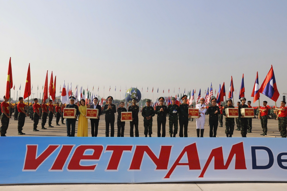 Đại tướng phan văn giang kiểm tra, tổng duyệt triển lãm quốc phòng quốc tế việt nam hình ảnh 15 Dai tuong phan van giang kiem tra, tong duyet trien lam quoc phong quoc te viet nam hinh anh 15