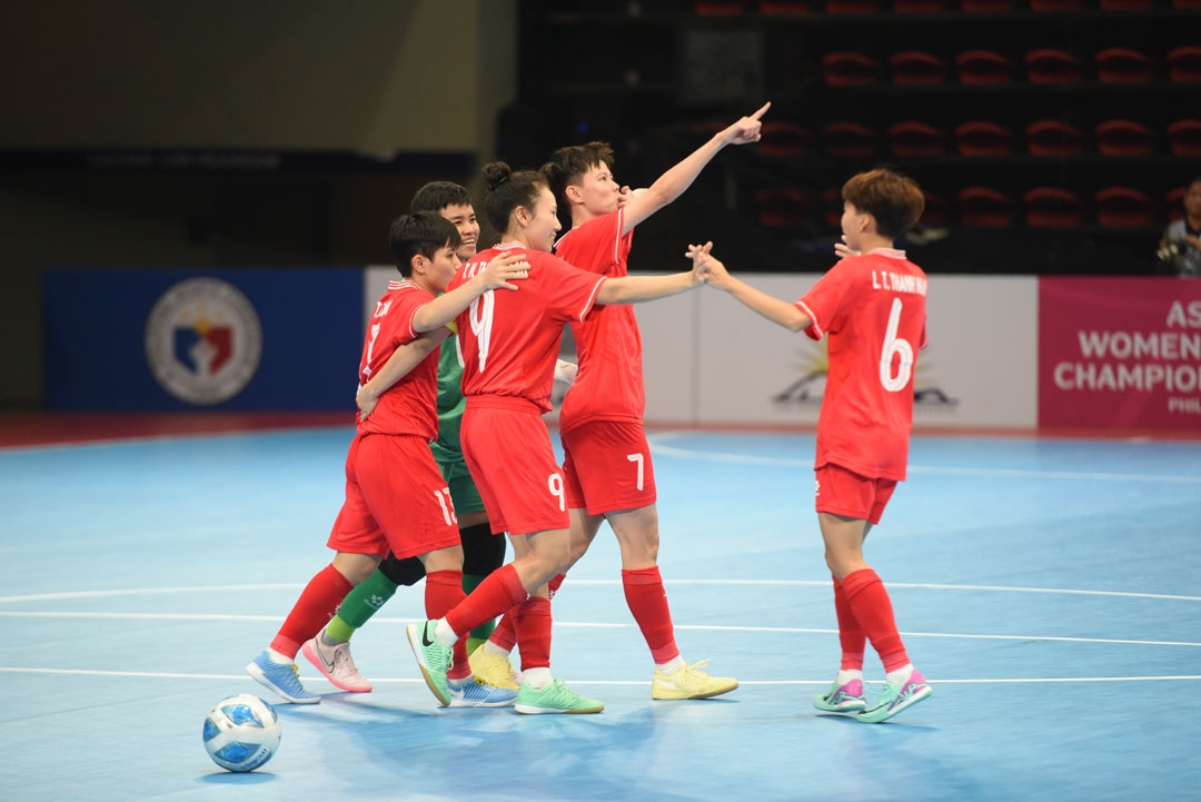 chum anh Dt futsal nu viet nam nang cao cup vo dich giai futsal nu Dong nam A hinh anh 1