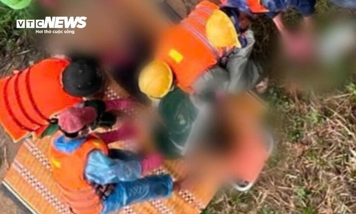 Tìm thấy thi thể nghi là nạn nhân vụ xe rác lao từ cầu xuống sông Hương