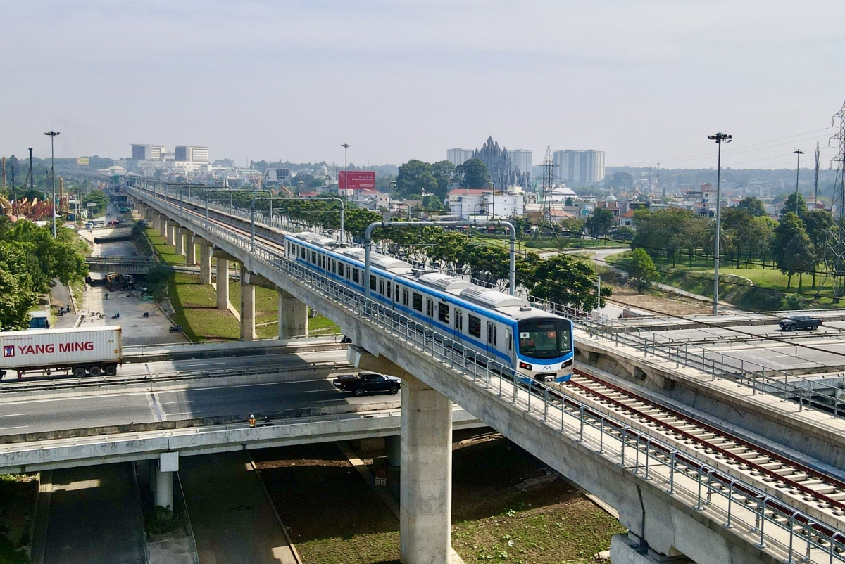 Giá vé tuyến metro 1 TP.HCM chỉ từ 6.000 đồng